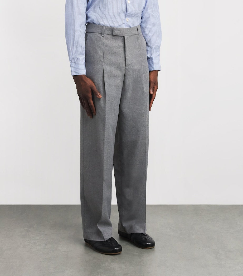 Everyday Wide-Leg Pleated Trousers