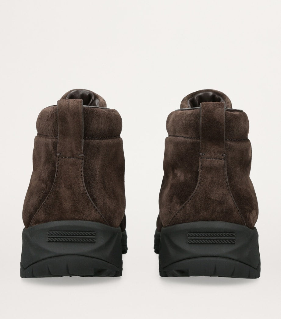 Suede Triple Stitch Vetta Sneakers