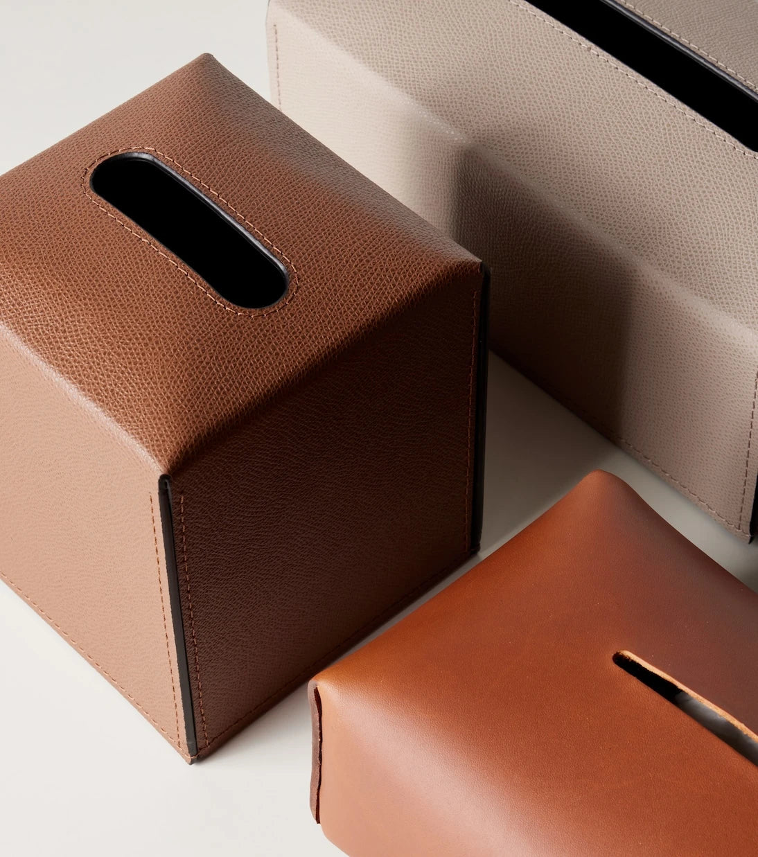 Giobagnara - Leather tissue holder