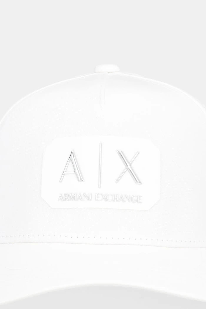 Памучна шапка с козирка Armani Exchange