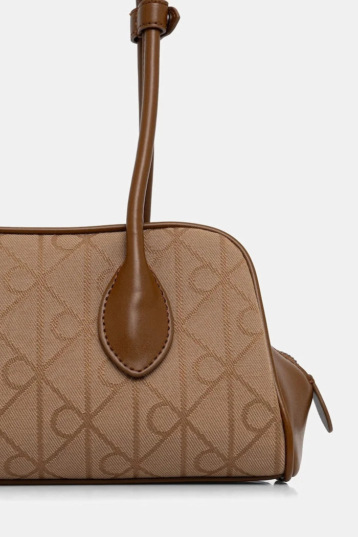 Calvin Klein Kadın Baguette Çanta