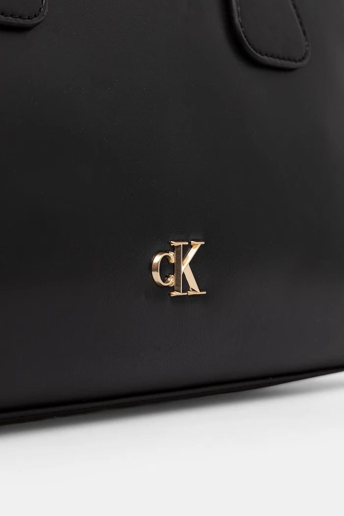 Calvin Klein kadın suni deri çapraz çanta