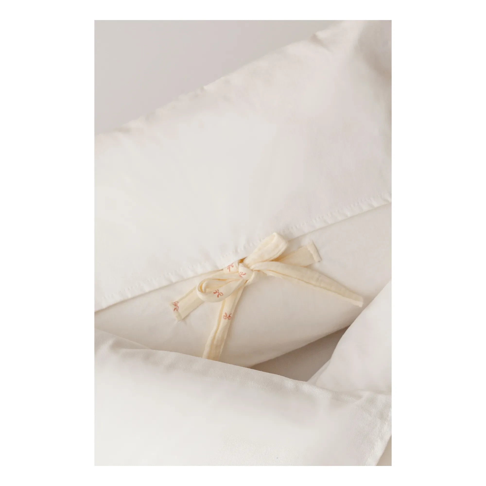 Soft Spot - Ribbon quilted blanket in organic cotton | Ecru