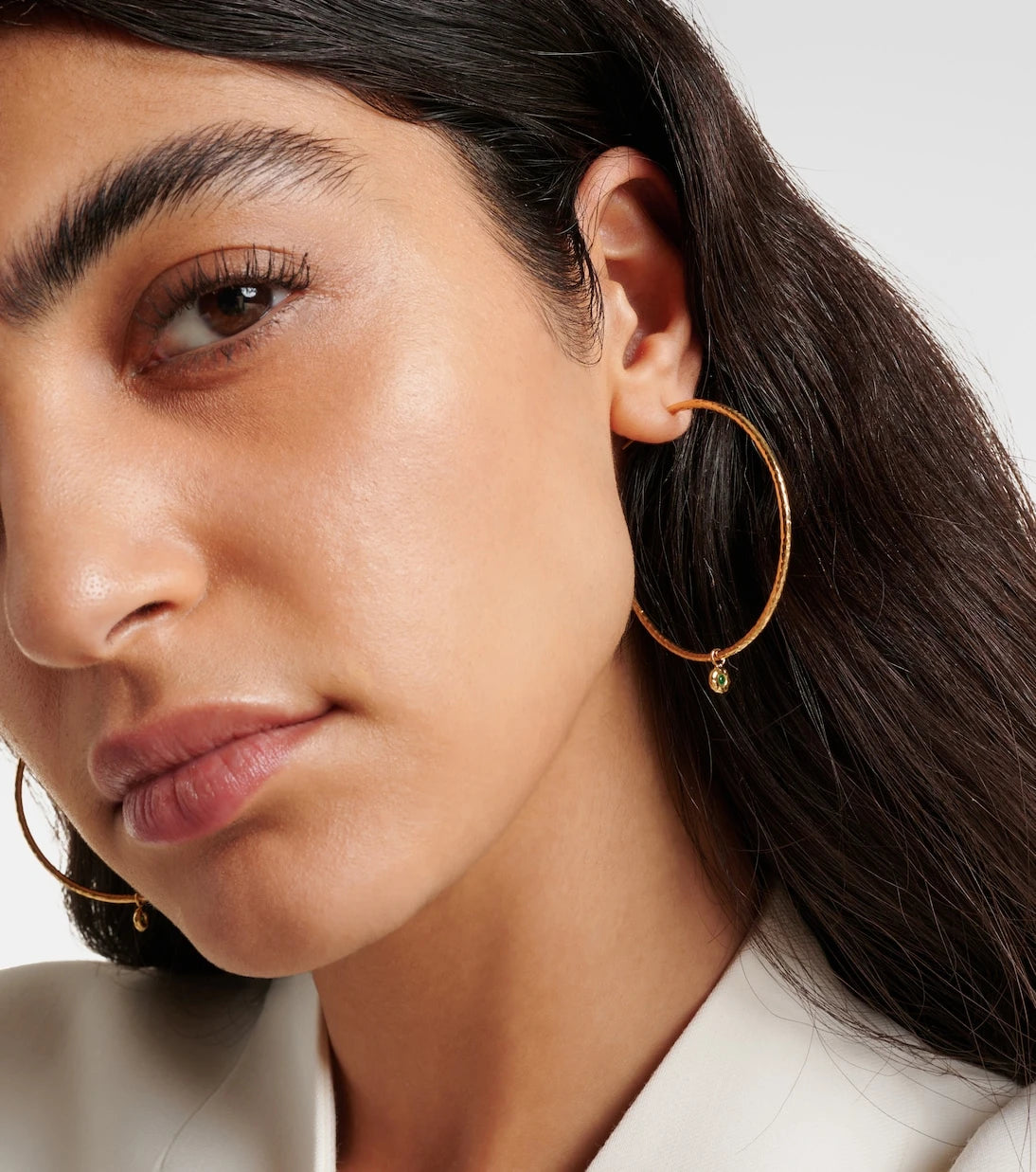 Octavia Elizabeth - Nesting Gem Medium 18kt gold hoop earrings with emeralds