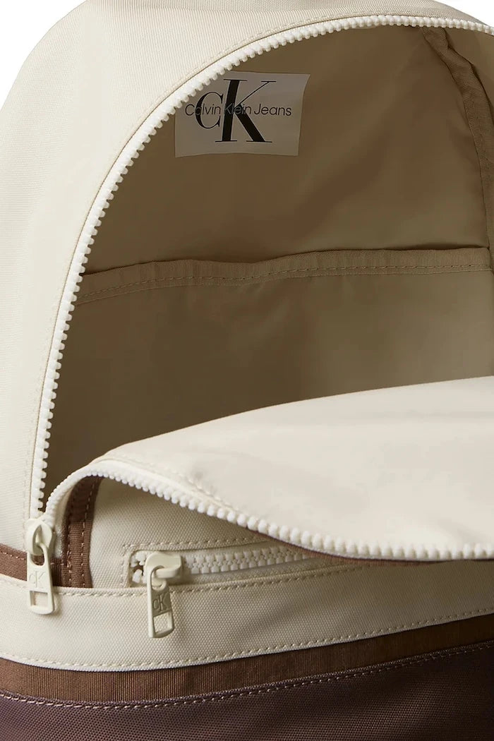 Calvin Klein Jeans çocuk sırt çantası