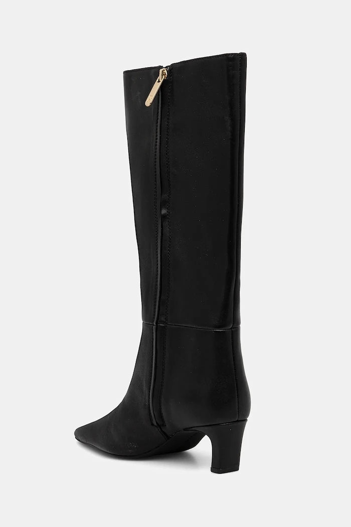Кожени ботуши Tommy Hilfiger SQUARE TOE KITTEN LONG