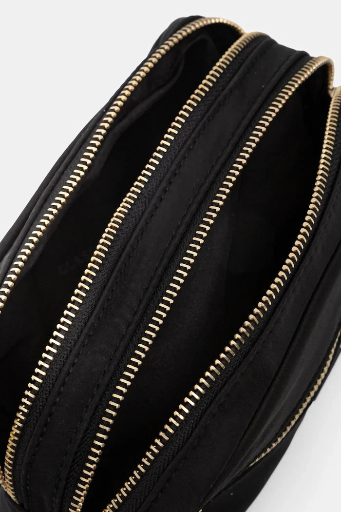 Козметична чанта Guess