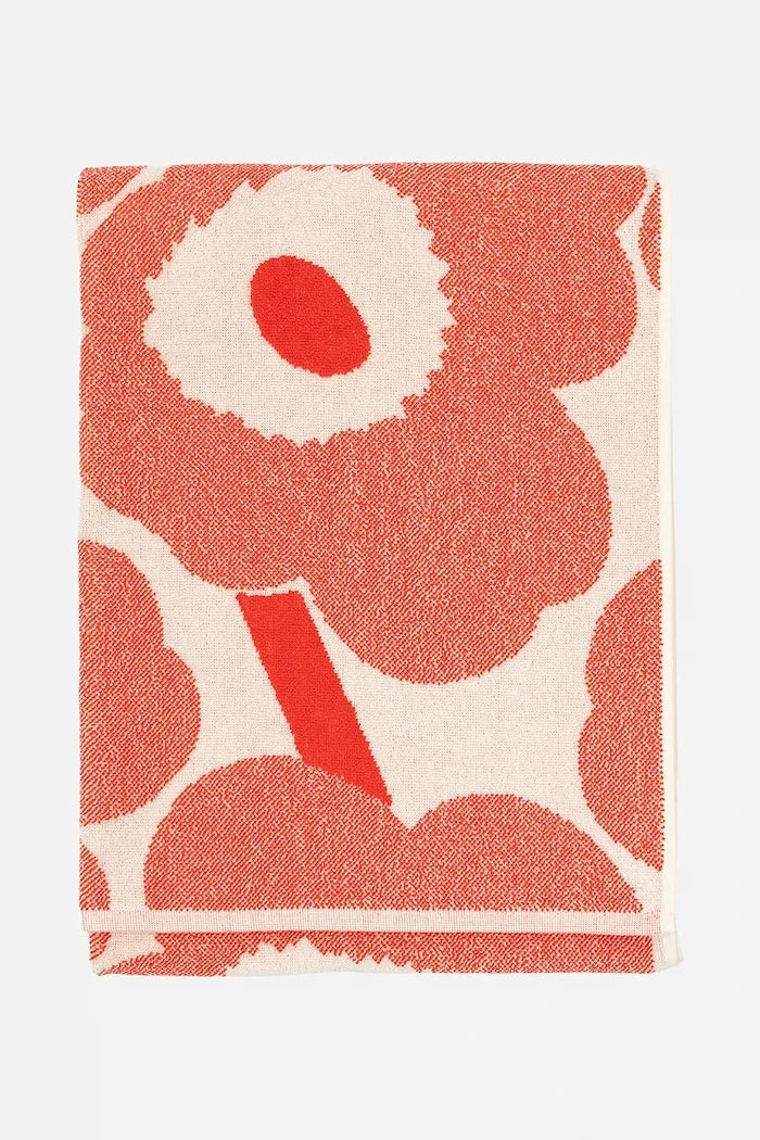 Marimekko средноголяма памучна кърпа 70 x 150 cm