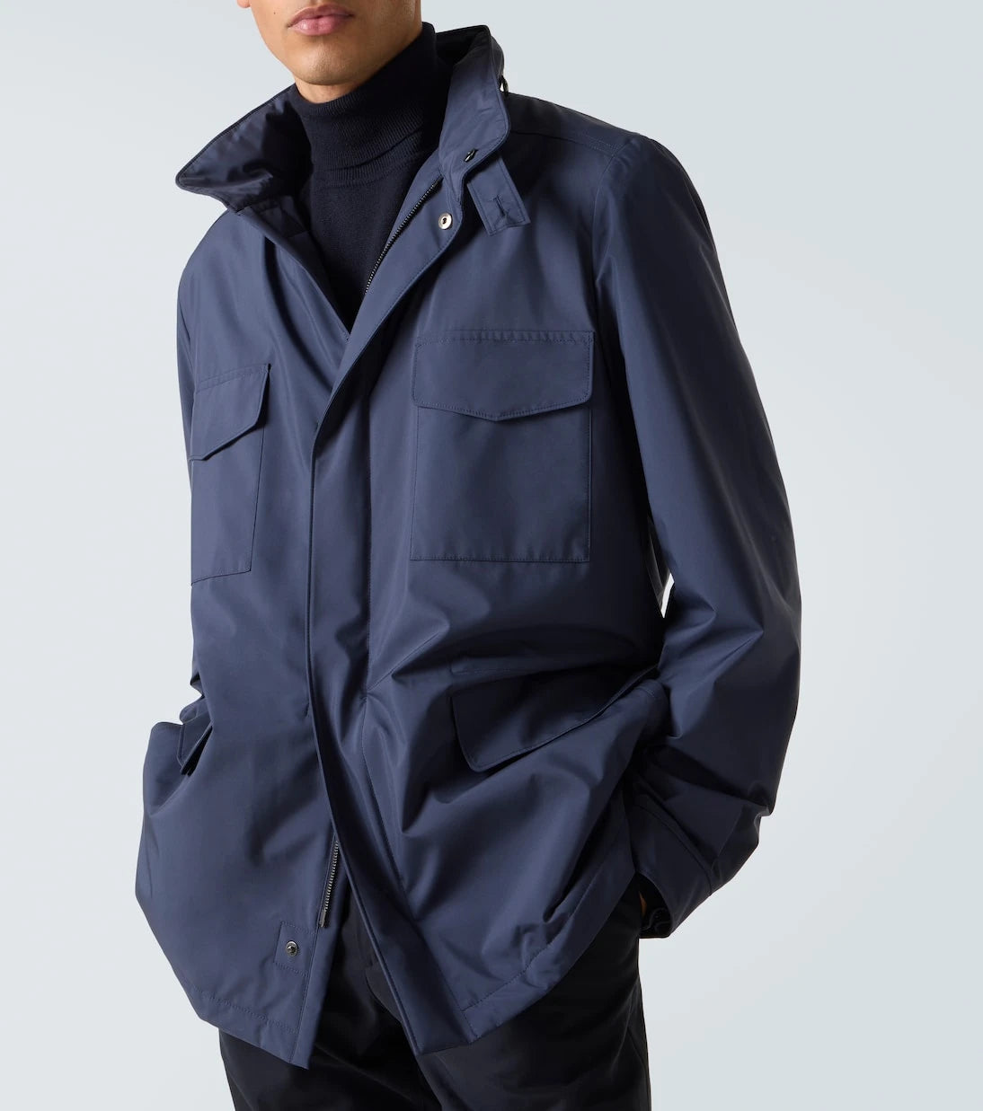 Loro Piana - سترة ترافيلر الميدانية التقنية