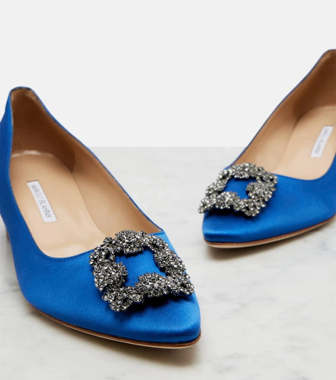 Manolo Blahnik - Hangisi embellished satin pumps