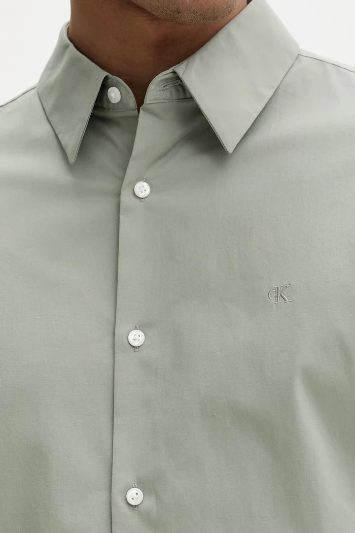 Calvin Klein pamuklu erkek gömleği
