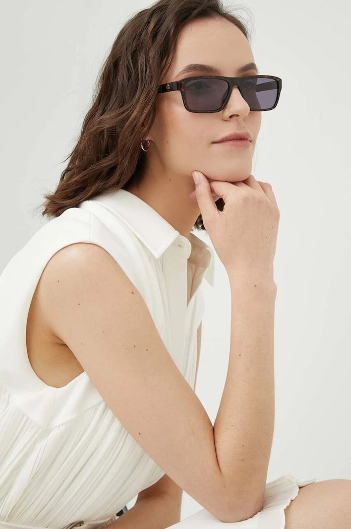 Слънчеви очила Guess