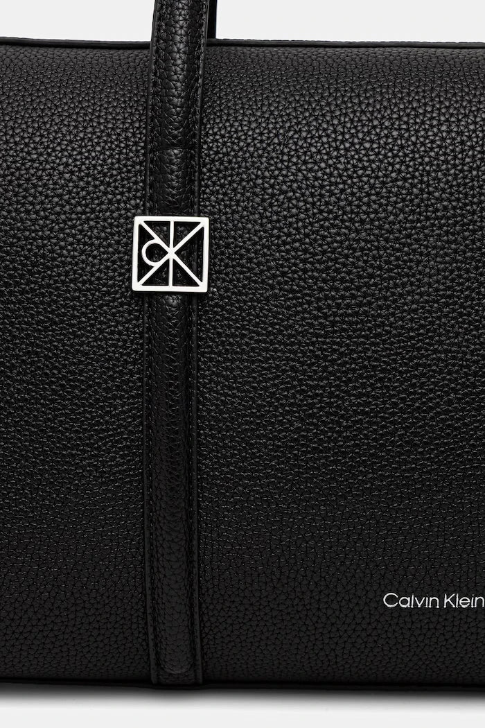 Calvin Klein чанта дамска