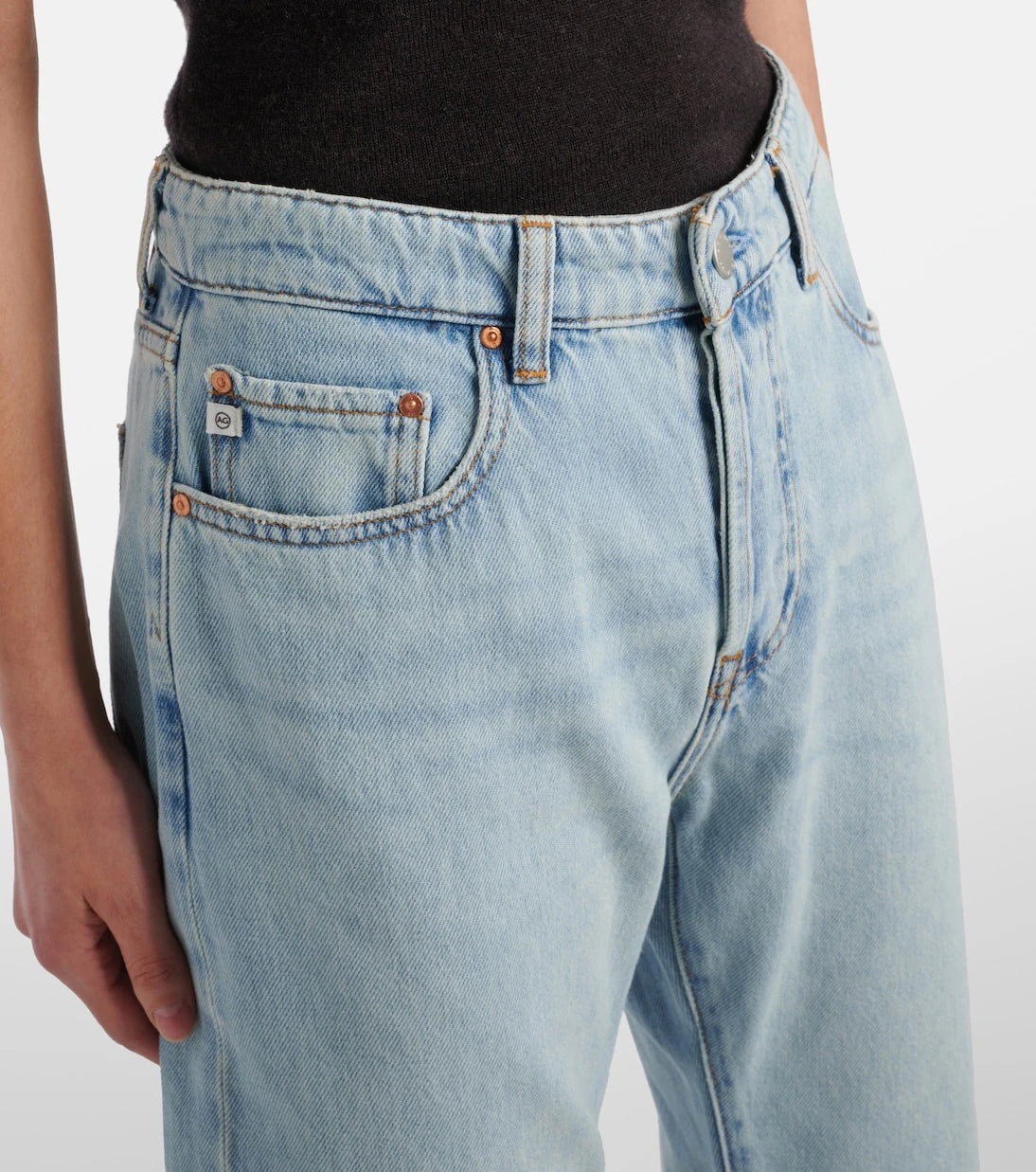 AG Jeans - جينز أمريكي بقصة ضيقة وخصر متوسط الارتفاع