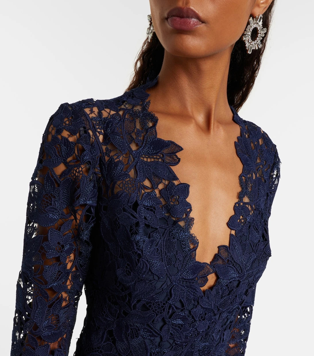 Monique Lhuillier - Lace gown