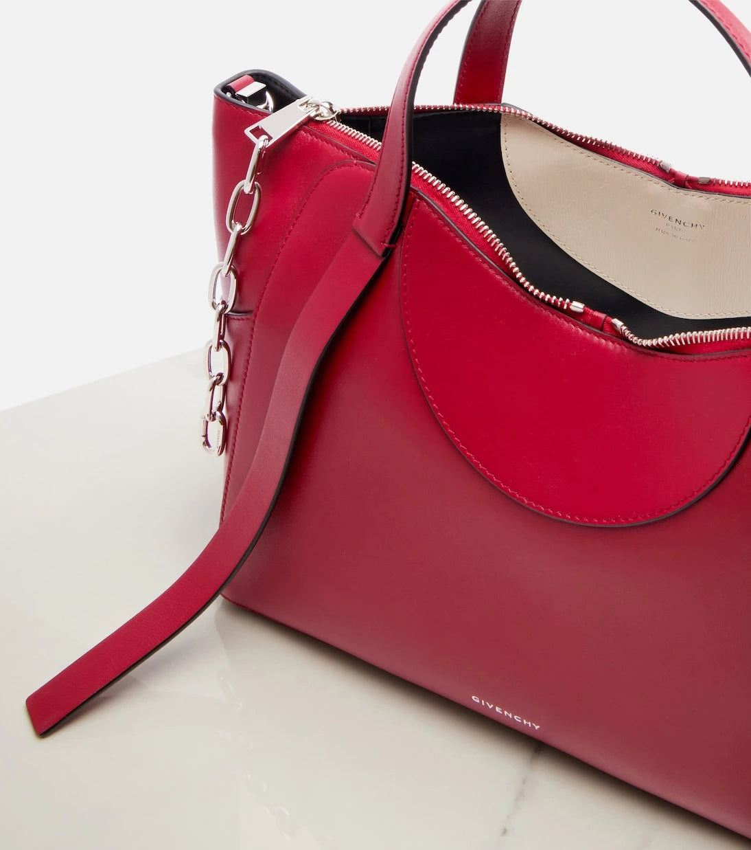 Givenchy - حقيبة يد Snatch Medium من الجلد بمقبض علوي