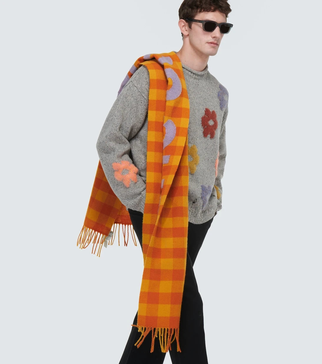 Acne Studios - وشاح من مزيج الصوف بنقشة المربعات وشعار الماركة