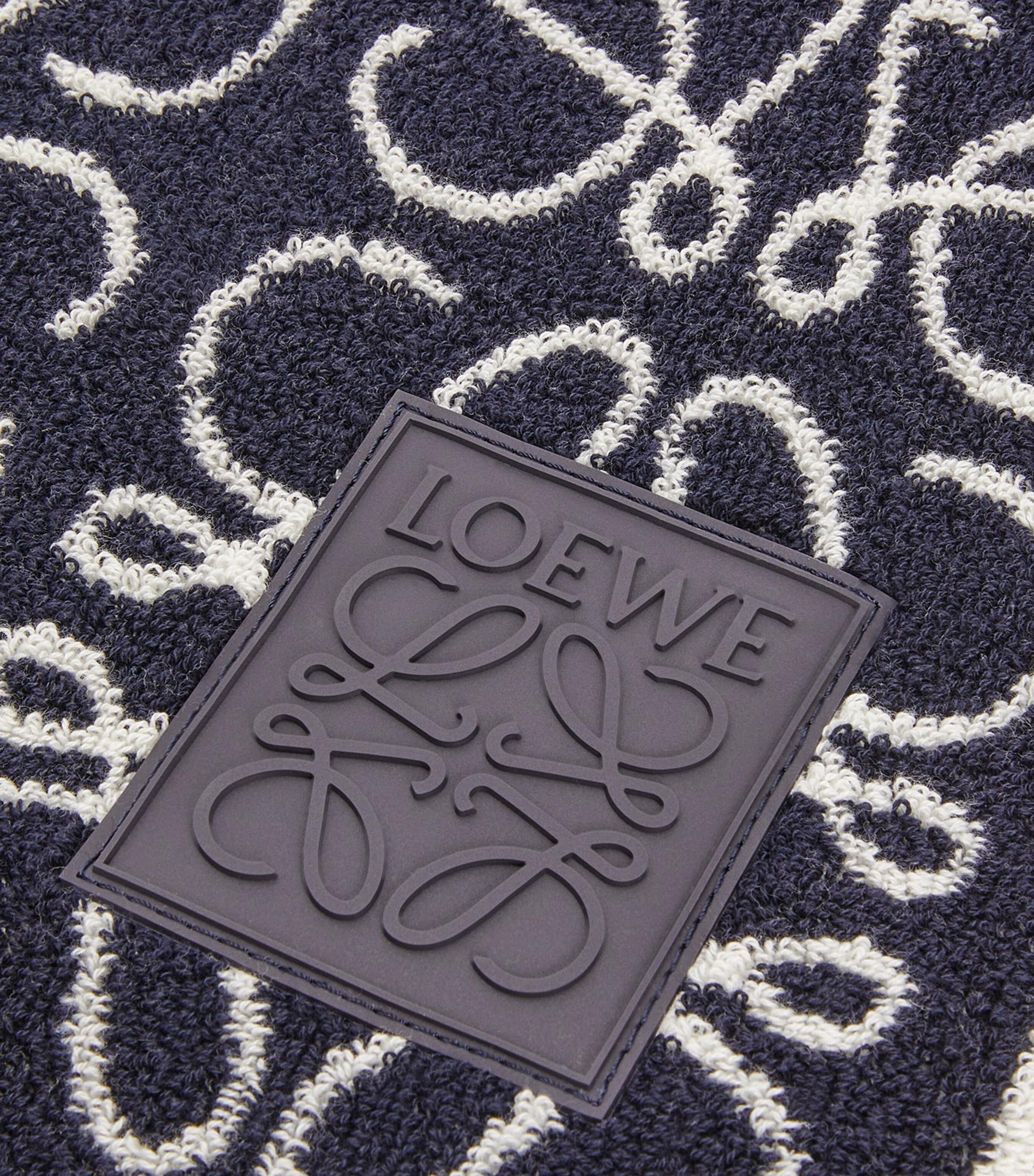 LOEWE Anagram Towel (95cm x 170cm)