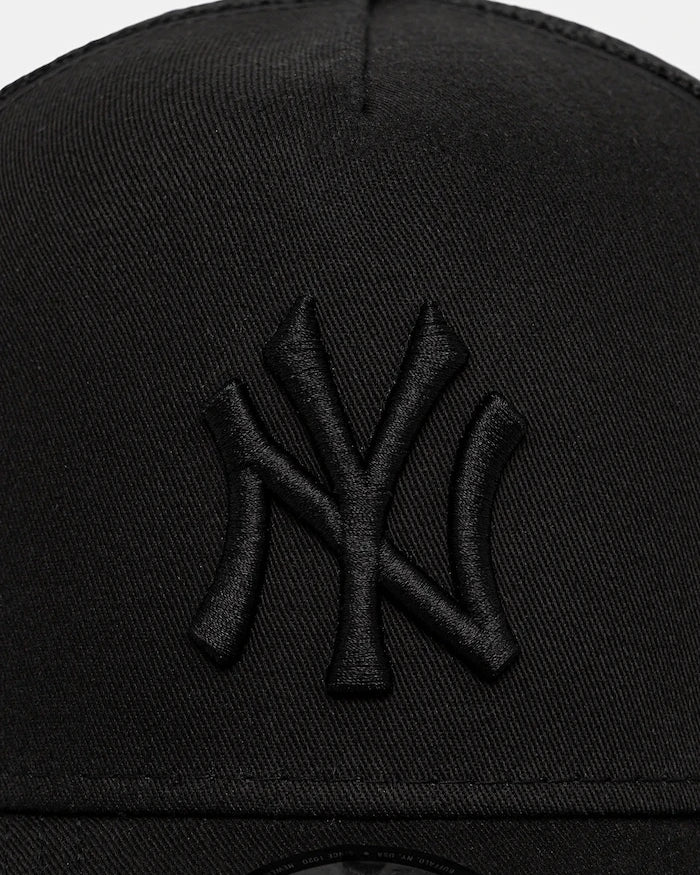 New Era - Шапка LEAGUE ESSENTIAL 9FORTY® EF TRUCKER