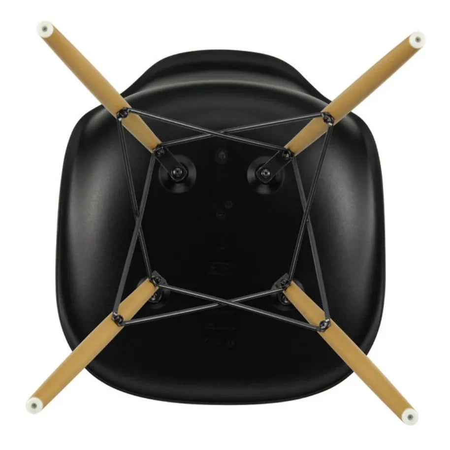 Vitra - DSW plastic chair - maple base - Charles &amp; Ray Eames | Black