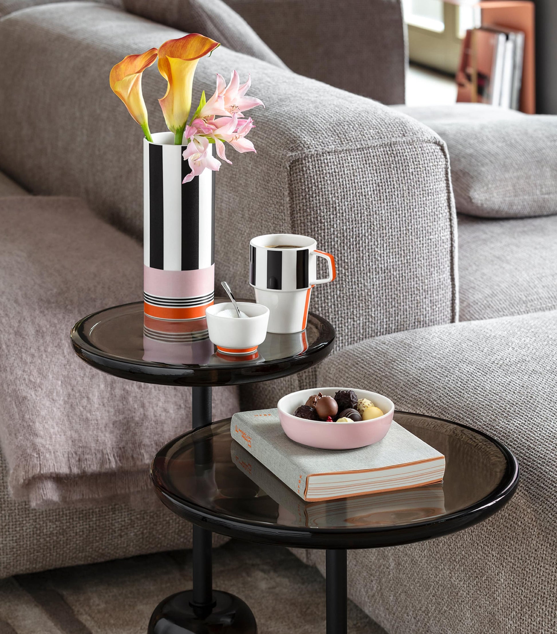 Porcelain Memphis Vase (24cm)