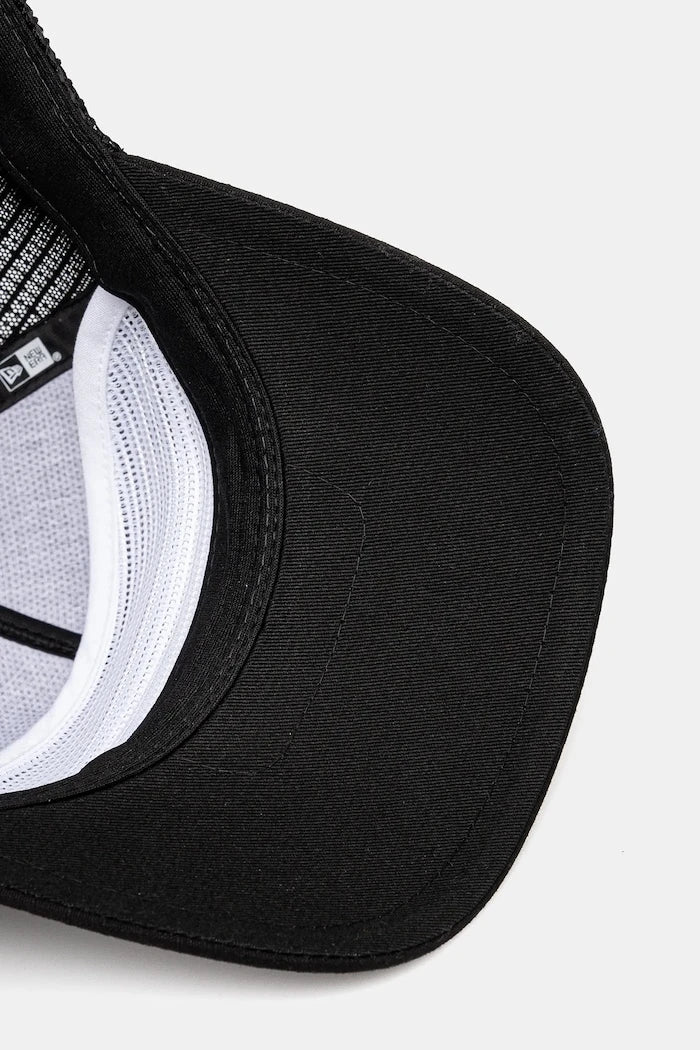 Памучна шапка с козирка New Era