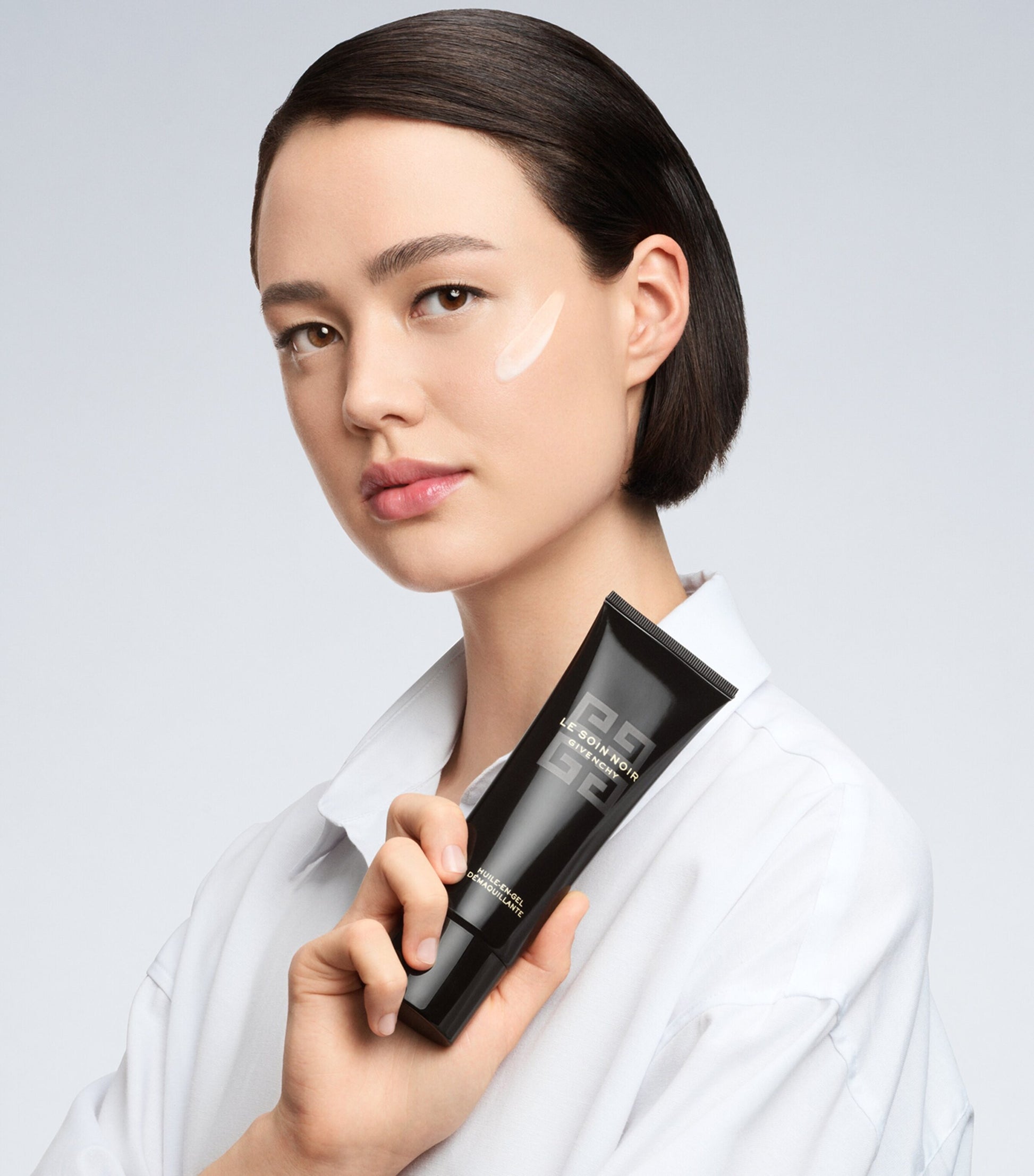 Givenchy Le Soin Noir Oil-In-Gel Make-up Remover (125ml)