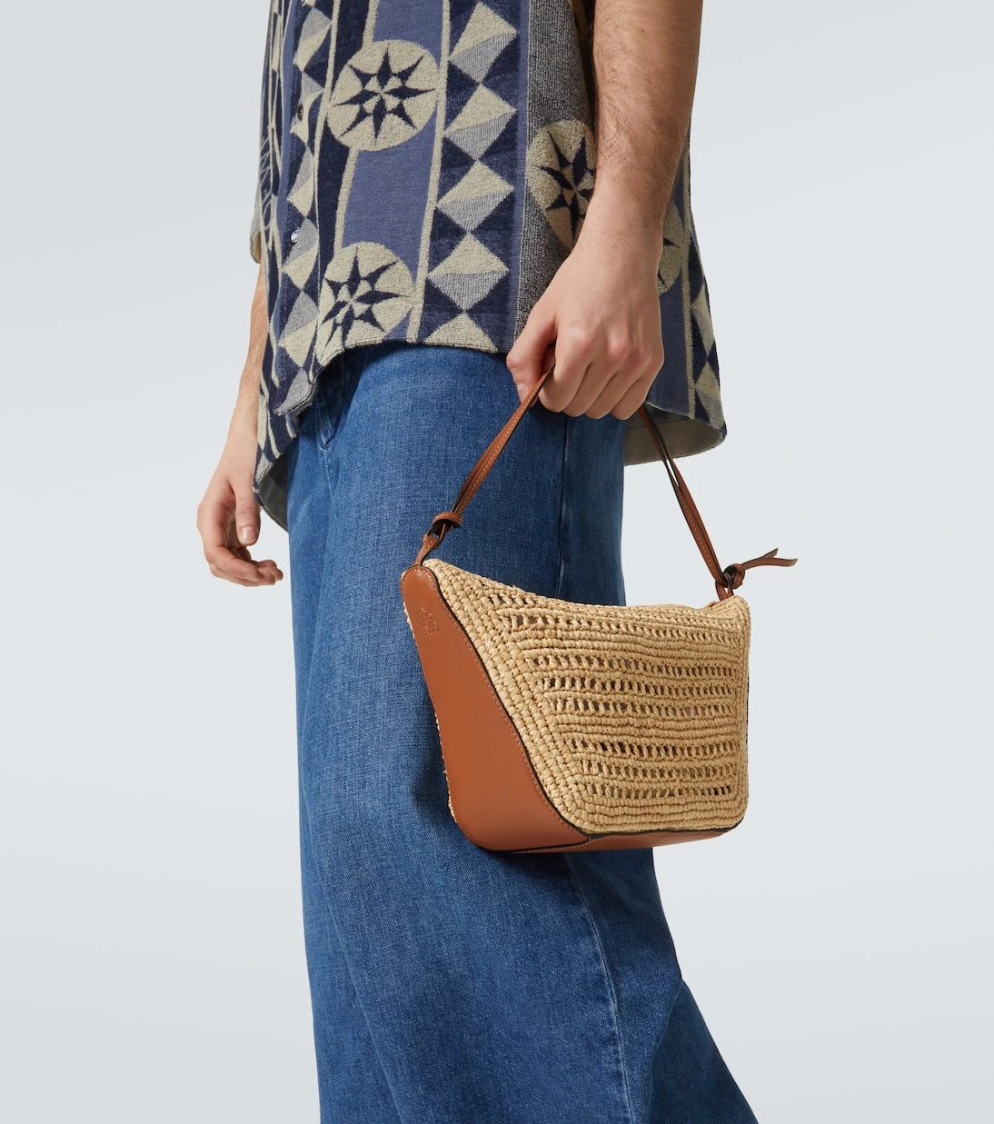 Loewe - حقيبة كتف هاموك ميني من باولا إيبيزا