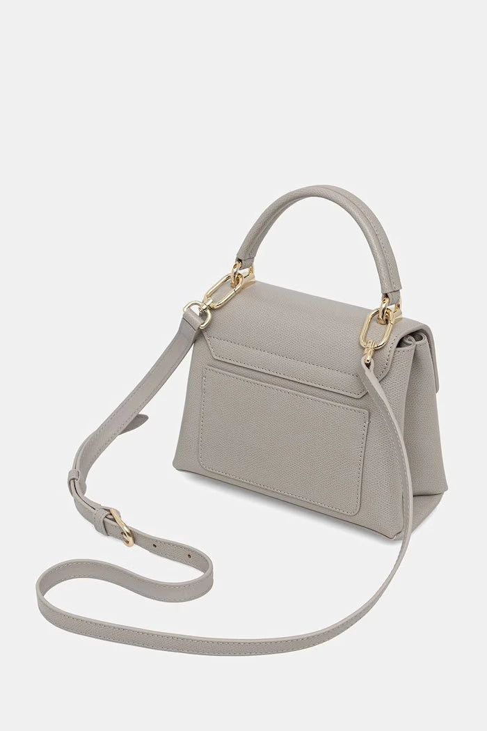 Furla yapılı kadın deri çanta
