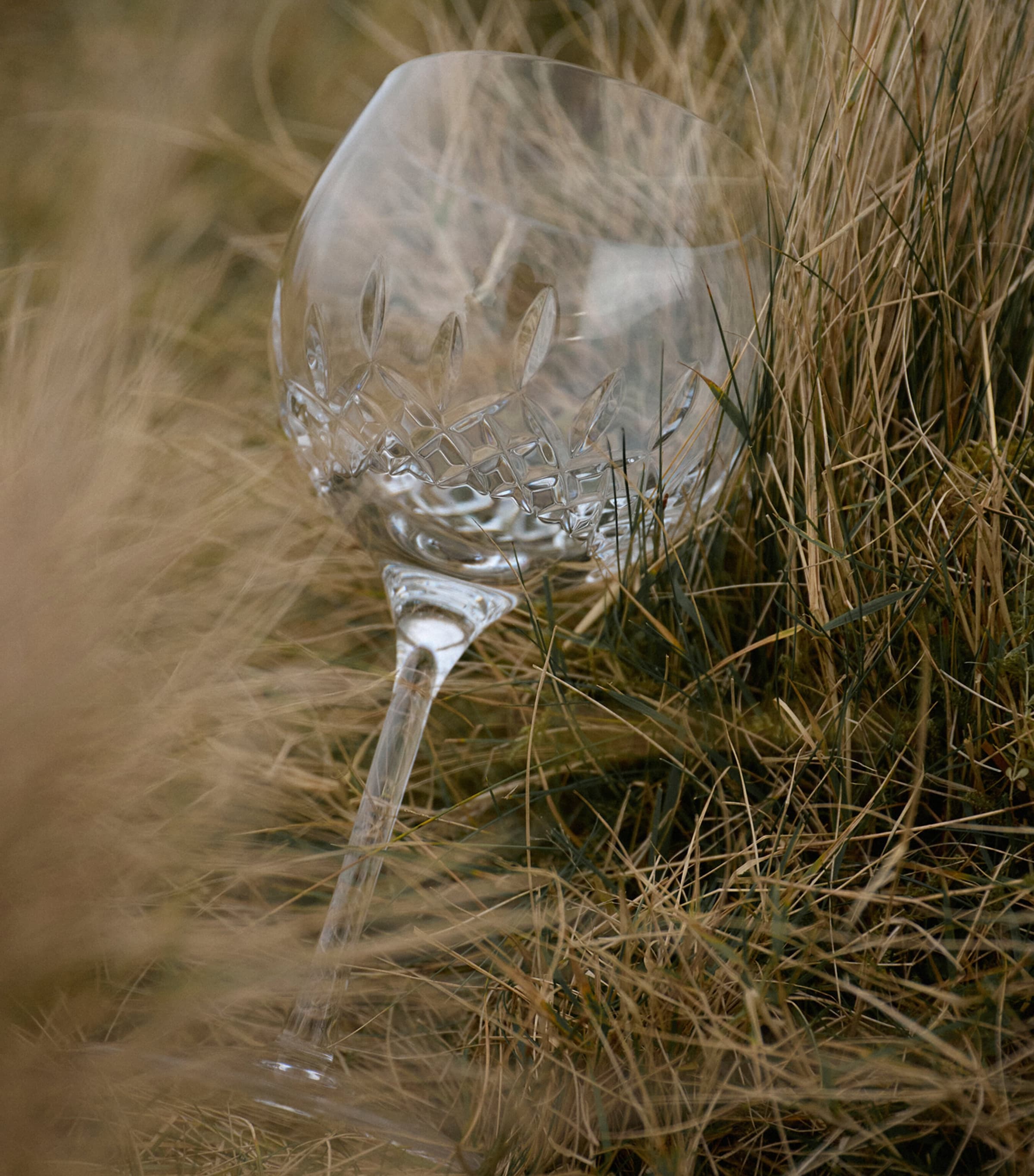 Set of 2 Lismore Essence White Wine Glasses (475ml)