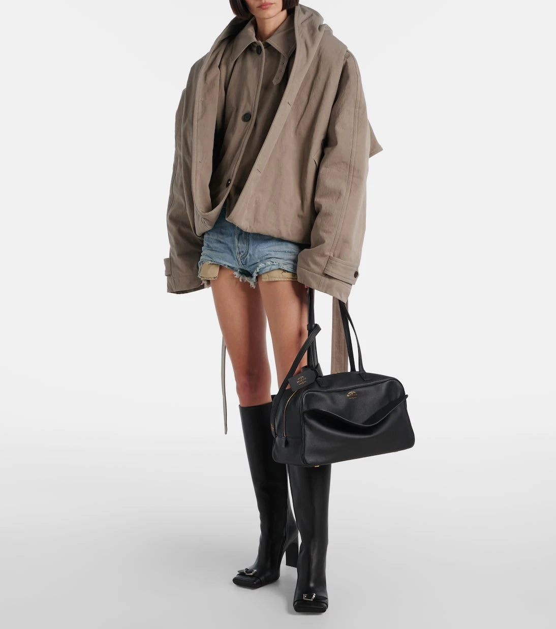 Balenciaga - حقيبة بولينج Carrie Medium من الجلد