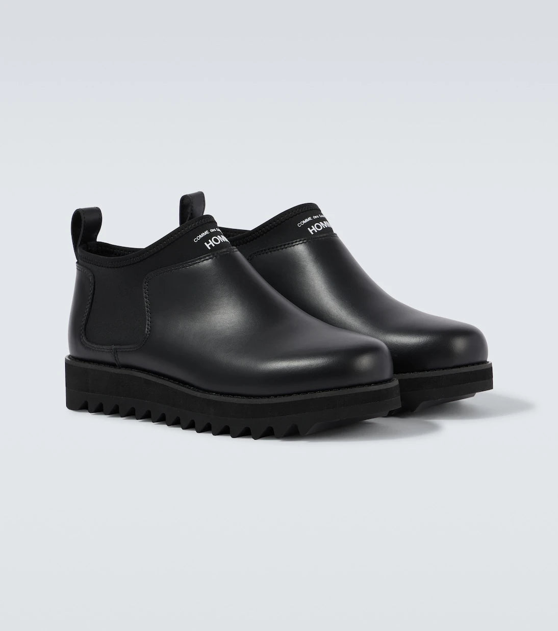 Comme des Garçons Homme - حذاء جلدي برقبة بشعار العلامة
