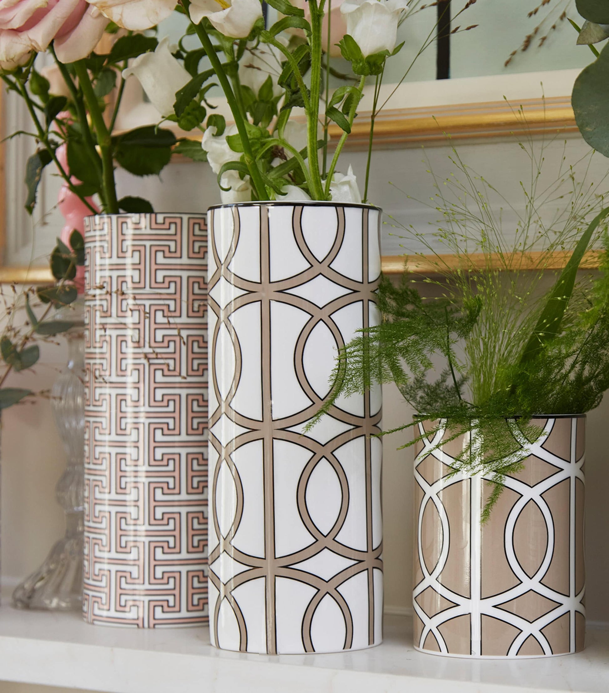 O.W.London Bone China Loop Vase (11.5cm)