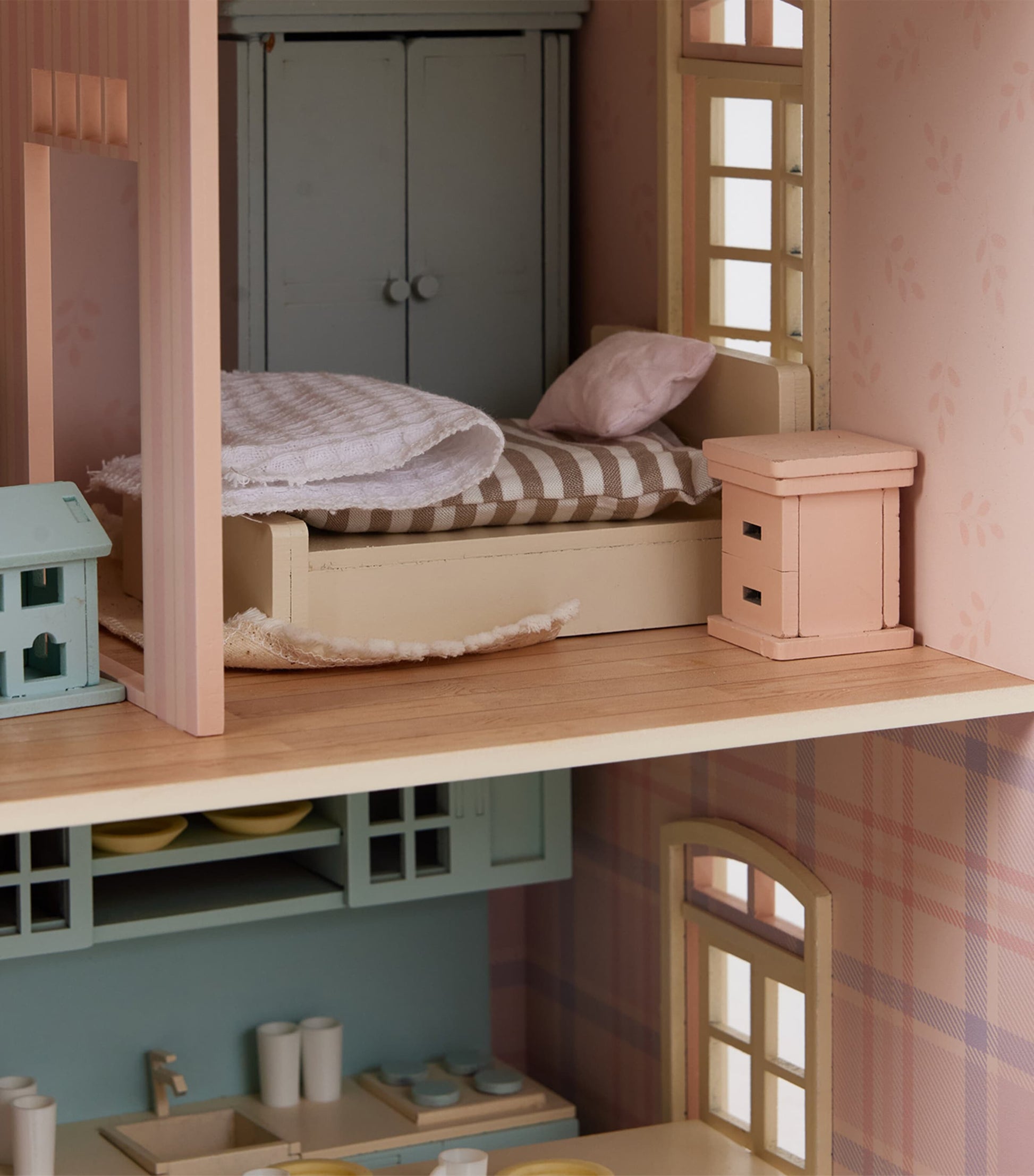 Little Forest Animals House of Nice Dollhouse (60cm)