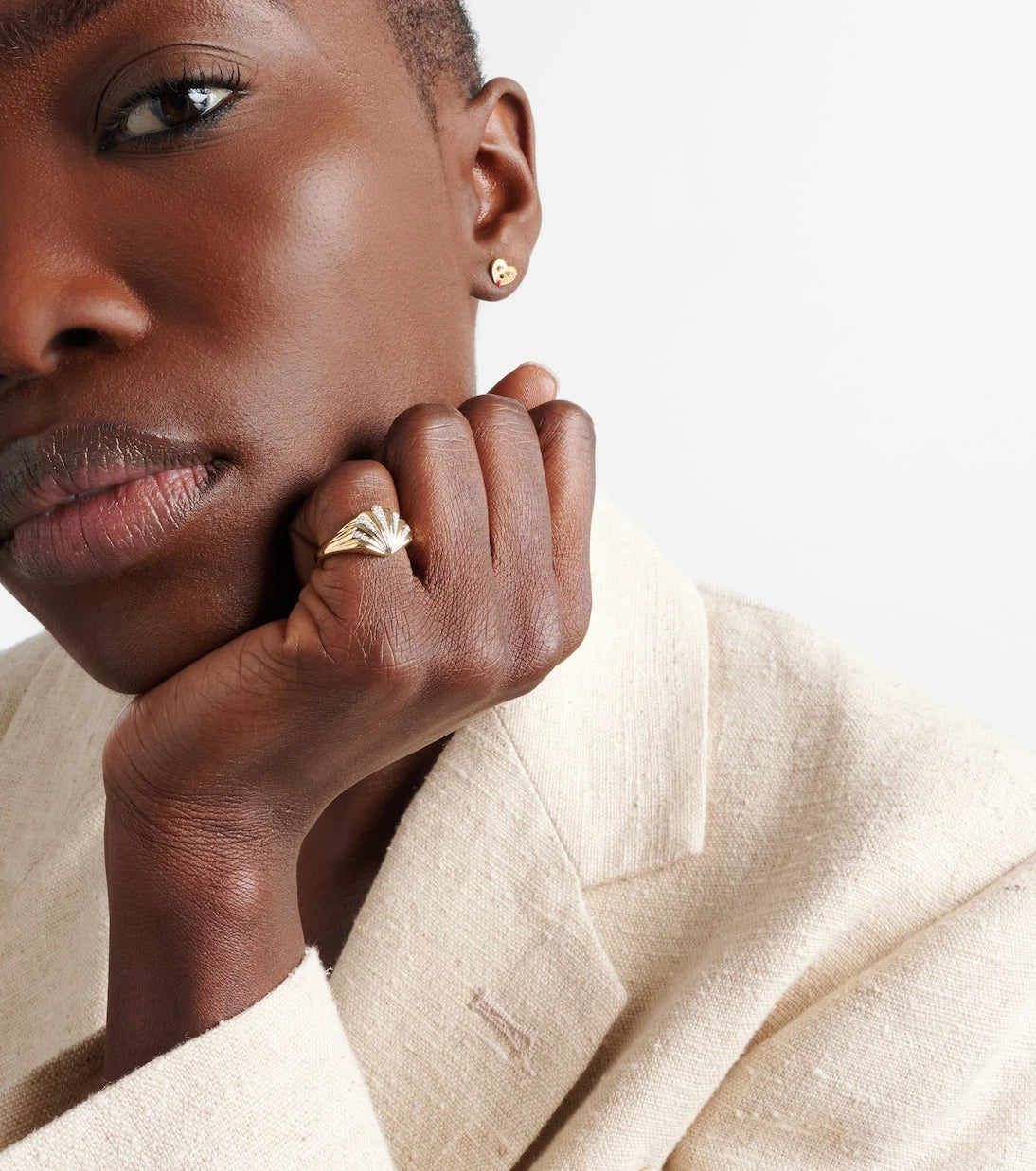 Yvonne Léon - Baby Chevalière 9kt ring with diamonds