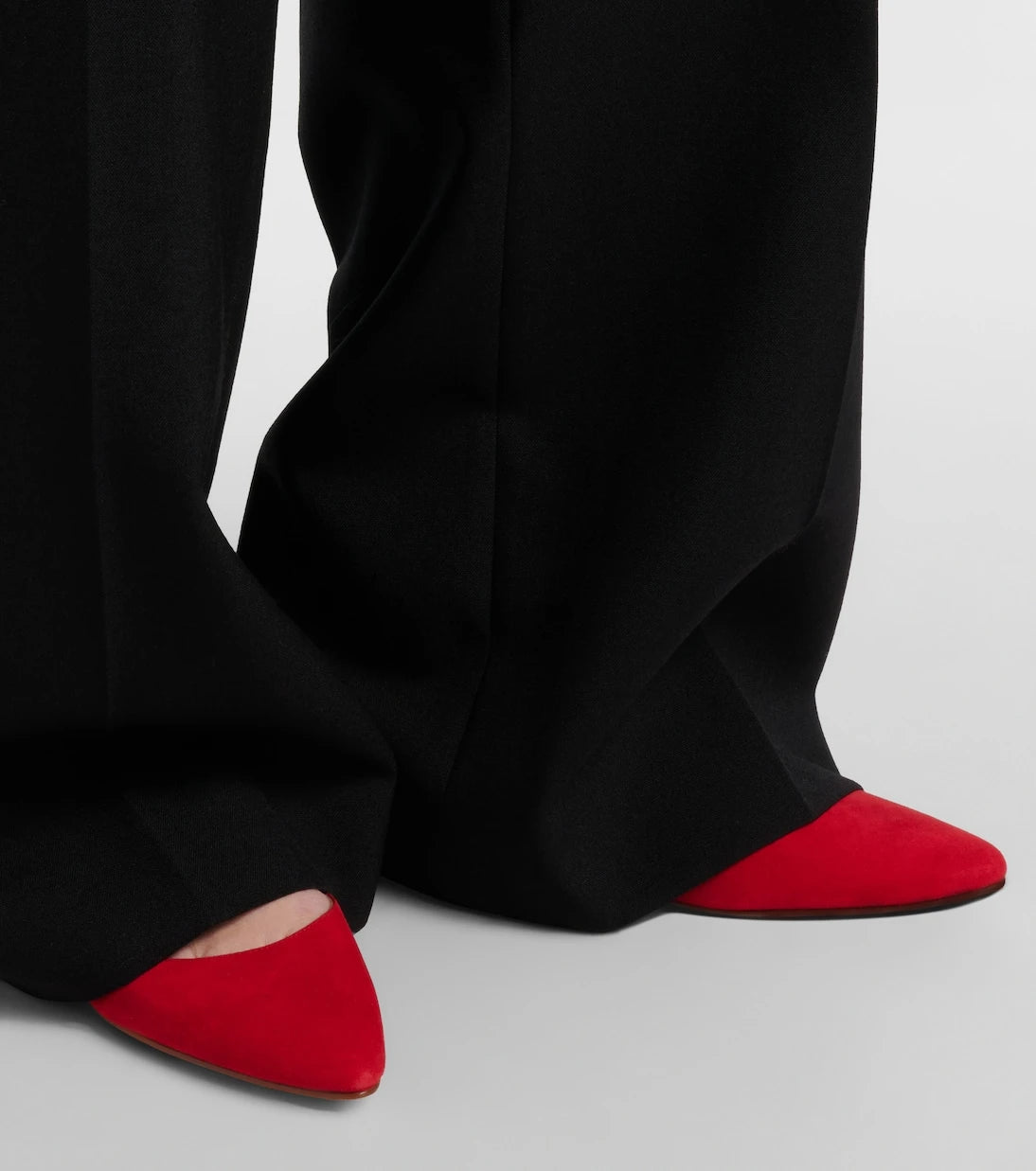 Manolo Blahnik - BB suede ballet flats
