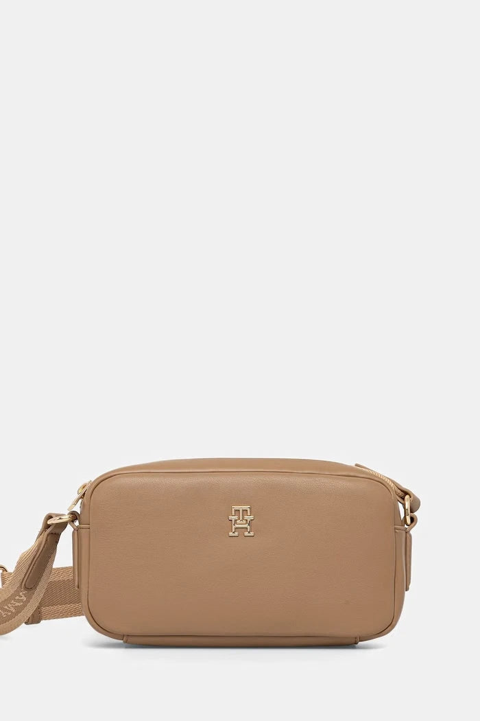 Tommy Hilfiger kadın crossbody çanta