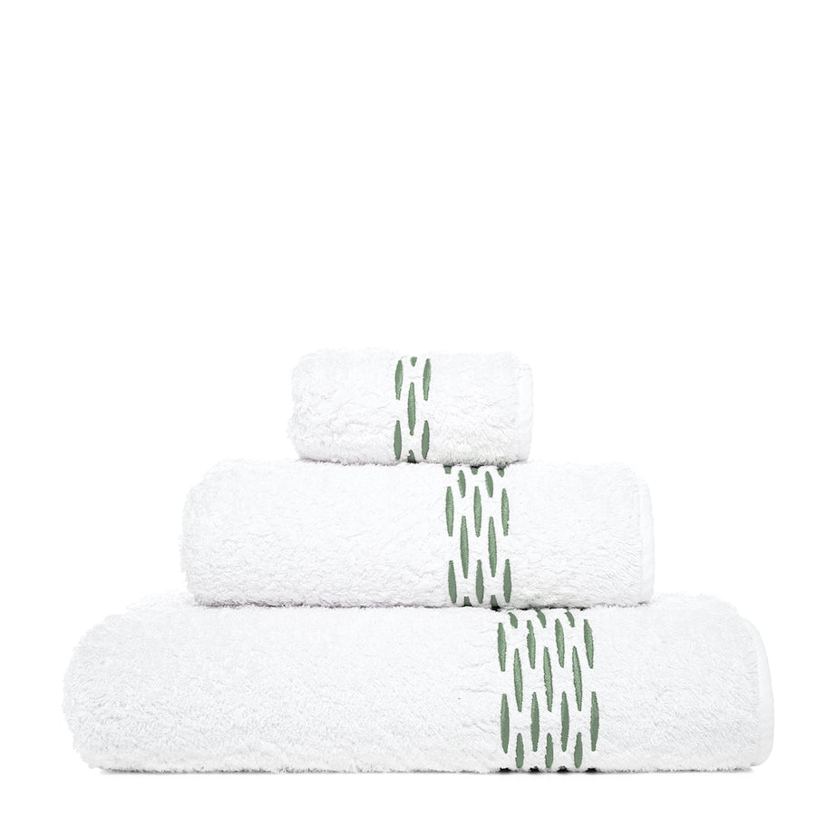 Cotton Alhambra Bath Towel (70cm x 140cm)