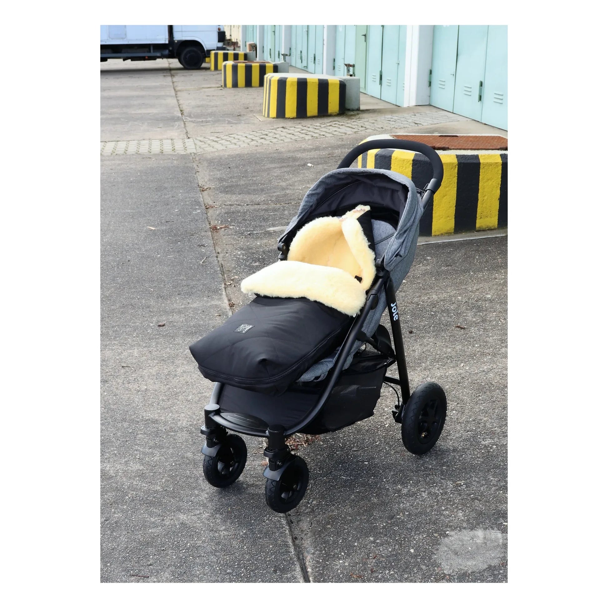 Kaiser - Natura II Universal Footmuff | Black