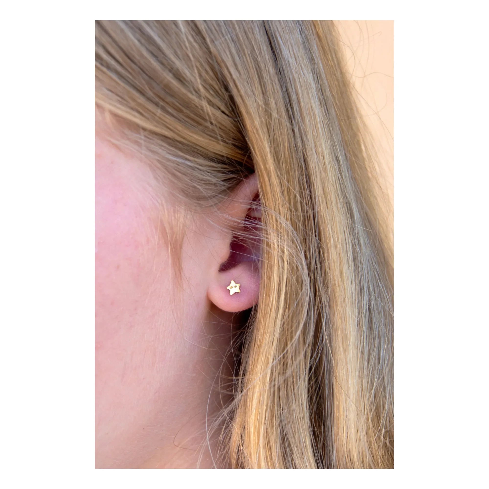 Adorabili - Asymmetrical star earrings | Gold