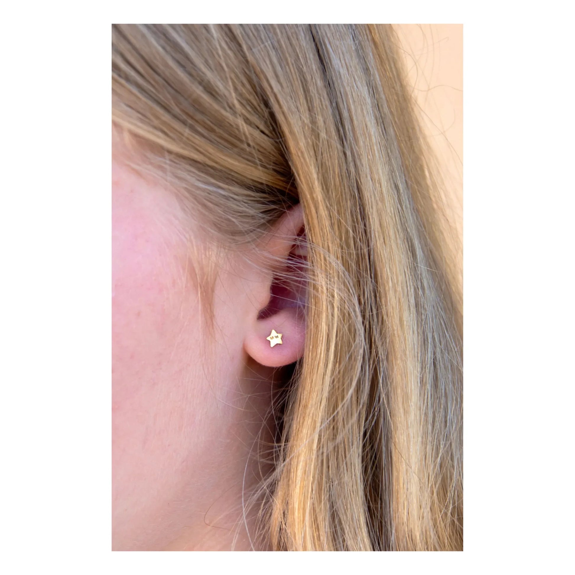 Adorabili - Asymmetrical star earrings | Gold