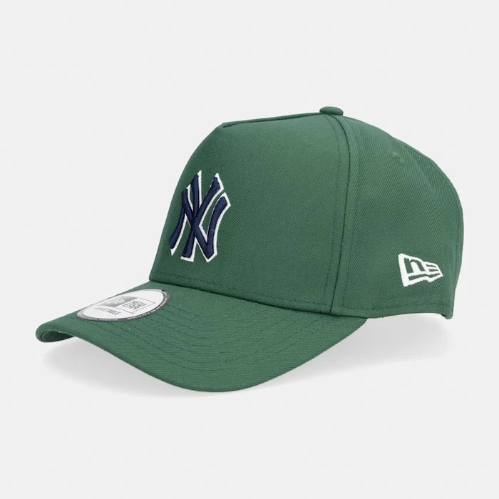 Шапка с козирка New Era OUTLINE SCRIPT E-FRAME