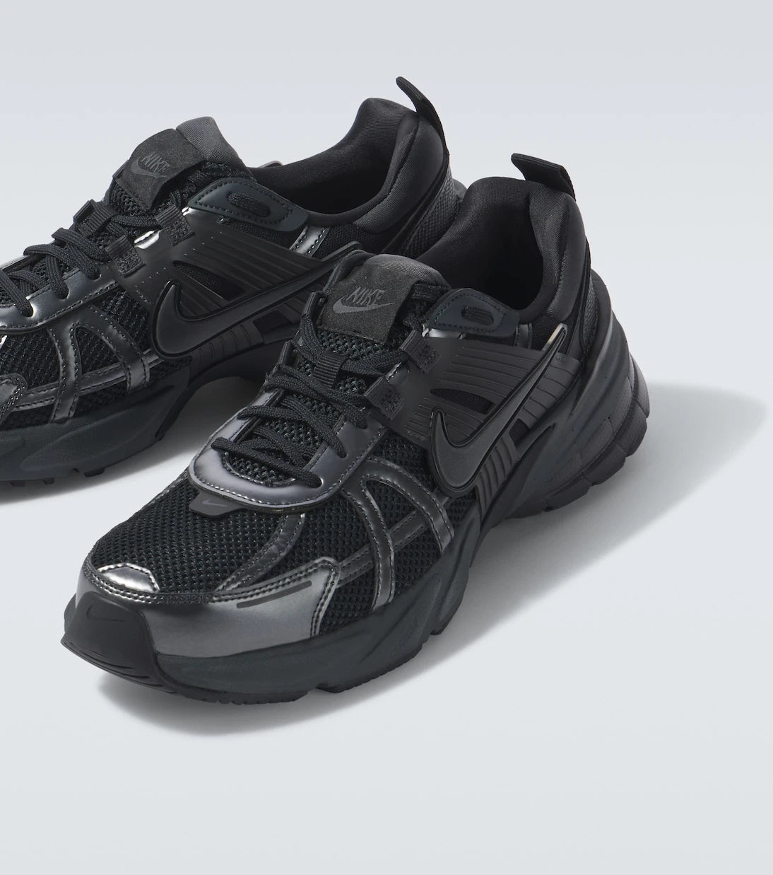 Nike - أحذية ركض V2K