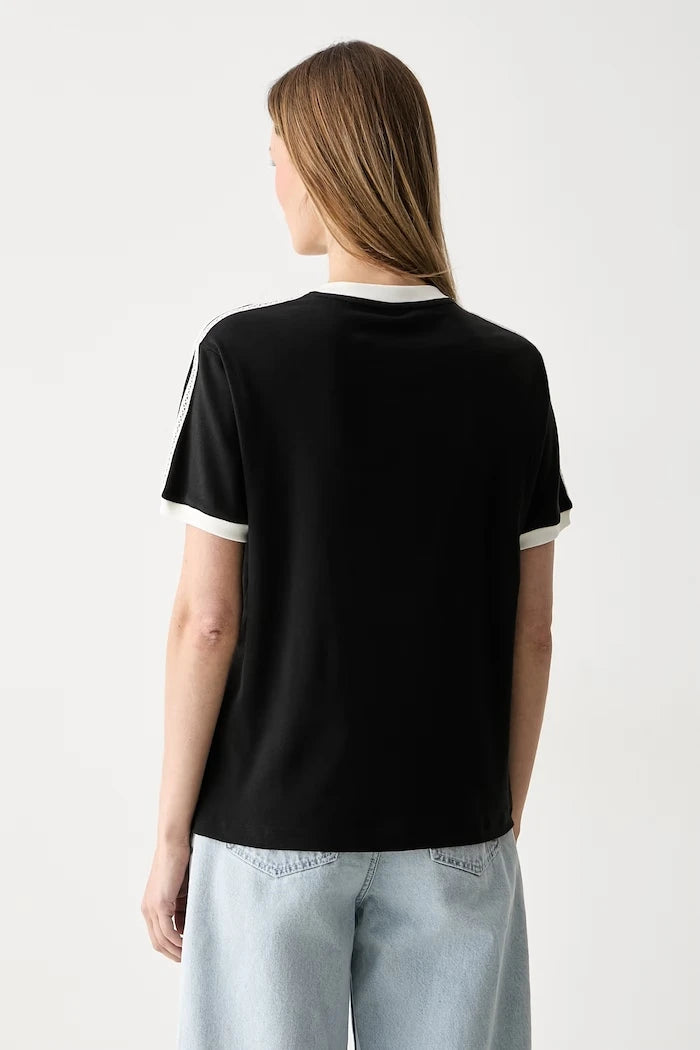 adidas Originals pamuk ve elastanlı kadın tişörtü