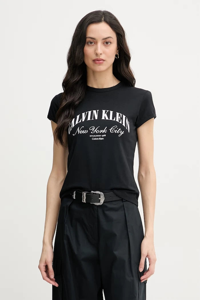 Calvin Klein Jeans pamuk ve elastan kadın tişörtü