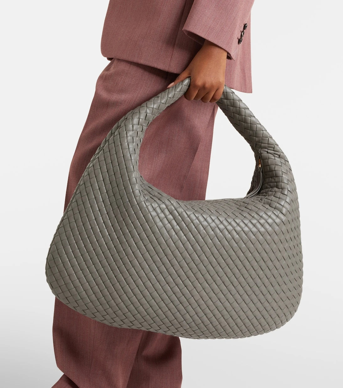 Bottega Veneta - حقيبة كتف ماكسي فينيتا من الجلد