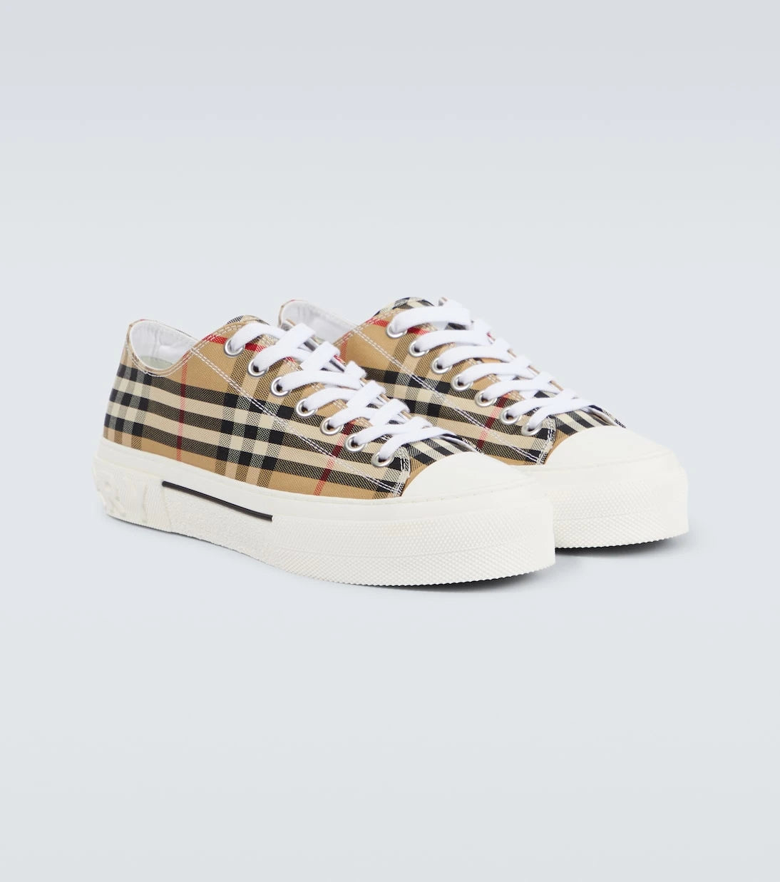 Burberry - حذاء سنيكرز كانفاس بطبعة مربعات بربري