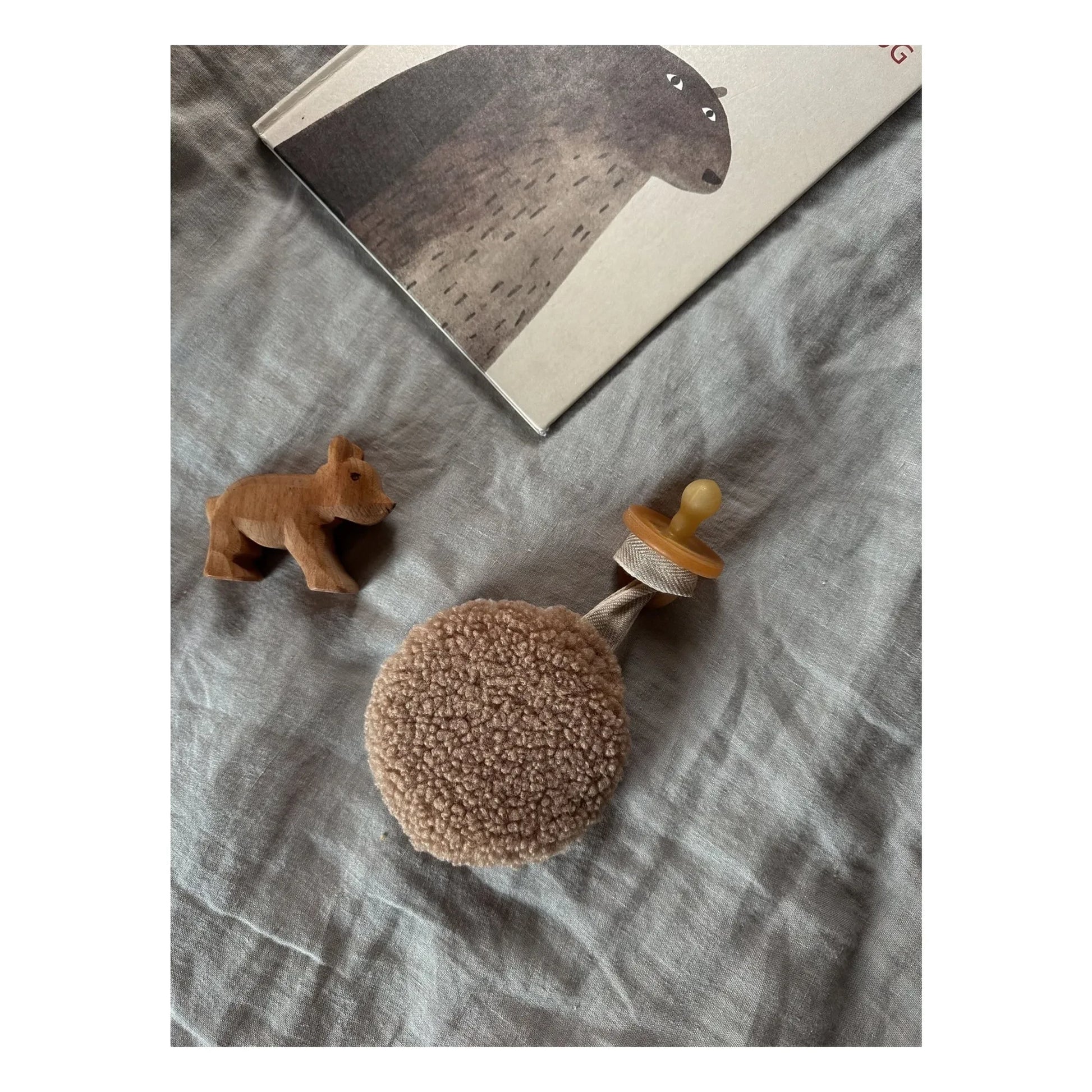 Dappermaentje - Yin Yang pacifier attachment | Beige