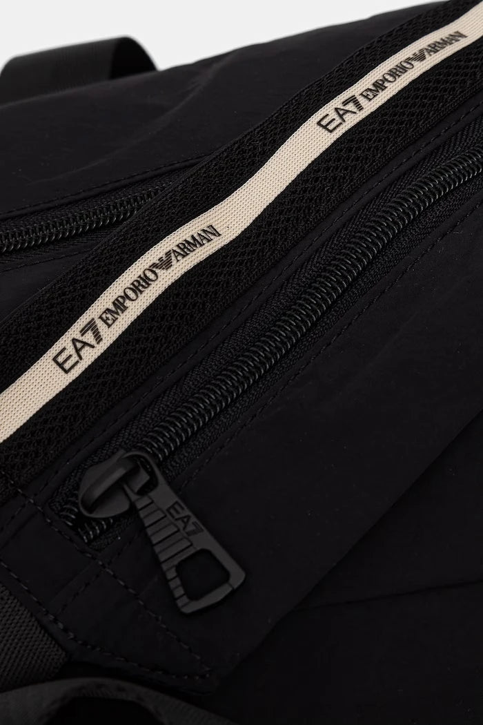 EA7 Emporio Armani спортна чанта