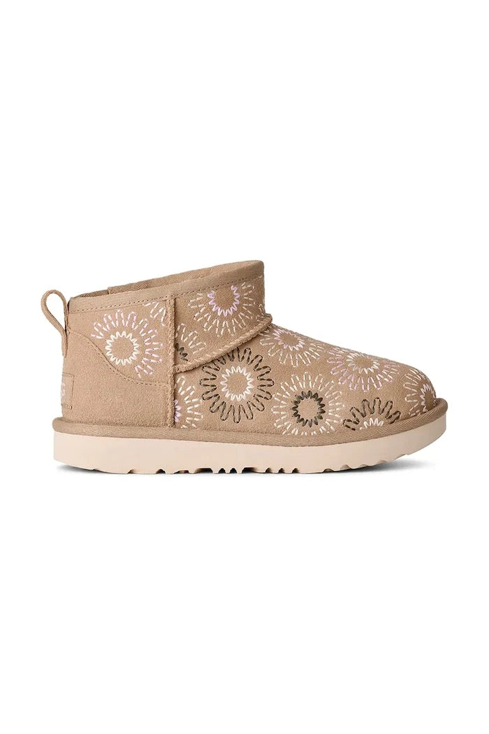 UGG KIDS' CLASSIC ULTRA MINI SUN STITCH Çocuk Süet Kışlık Botlar